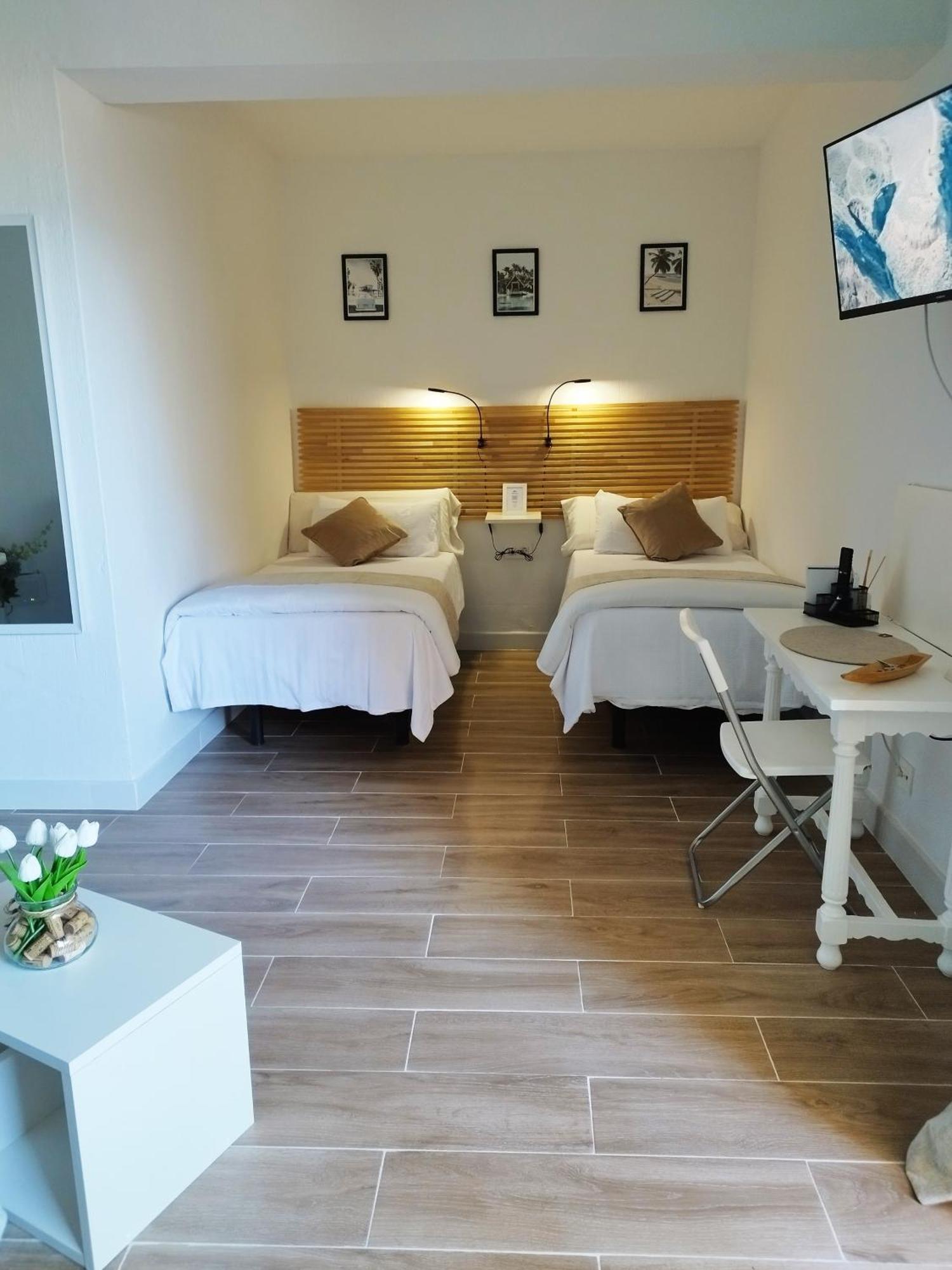 Amazing Front Sea View Studio. Marbella Centre Exteriör bild